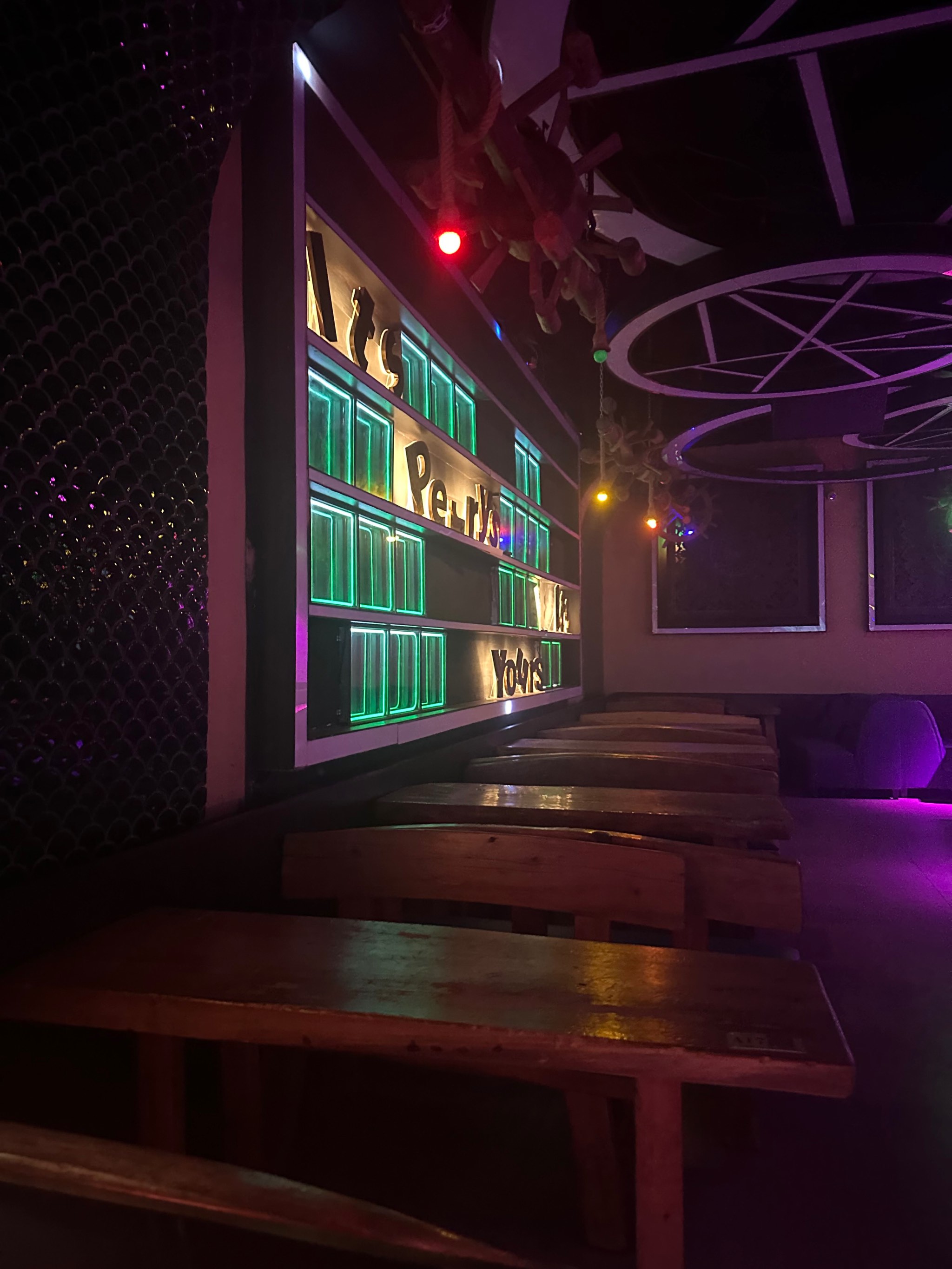 南阳商务ktv低端场所冷清萧条-西峡县ktv预定